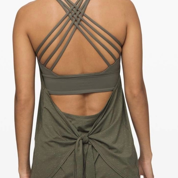 Lululemon Tied In Energy 2-in-1 Grey Sage /White Tank Top and Sport Bra - Size 4 - Picture 1 of 10